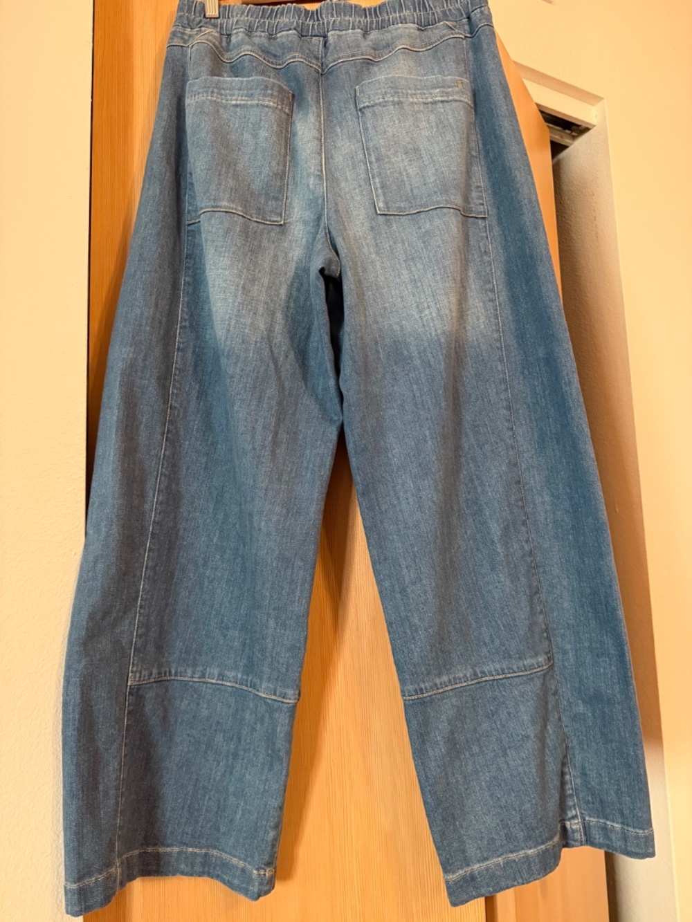 Pilcro Izzie Relaxed Full-Length Pull-On Barrel Jeans - Picture 6 of 6